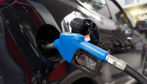 plein d'essence bleu